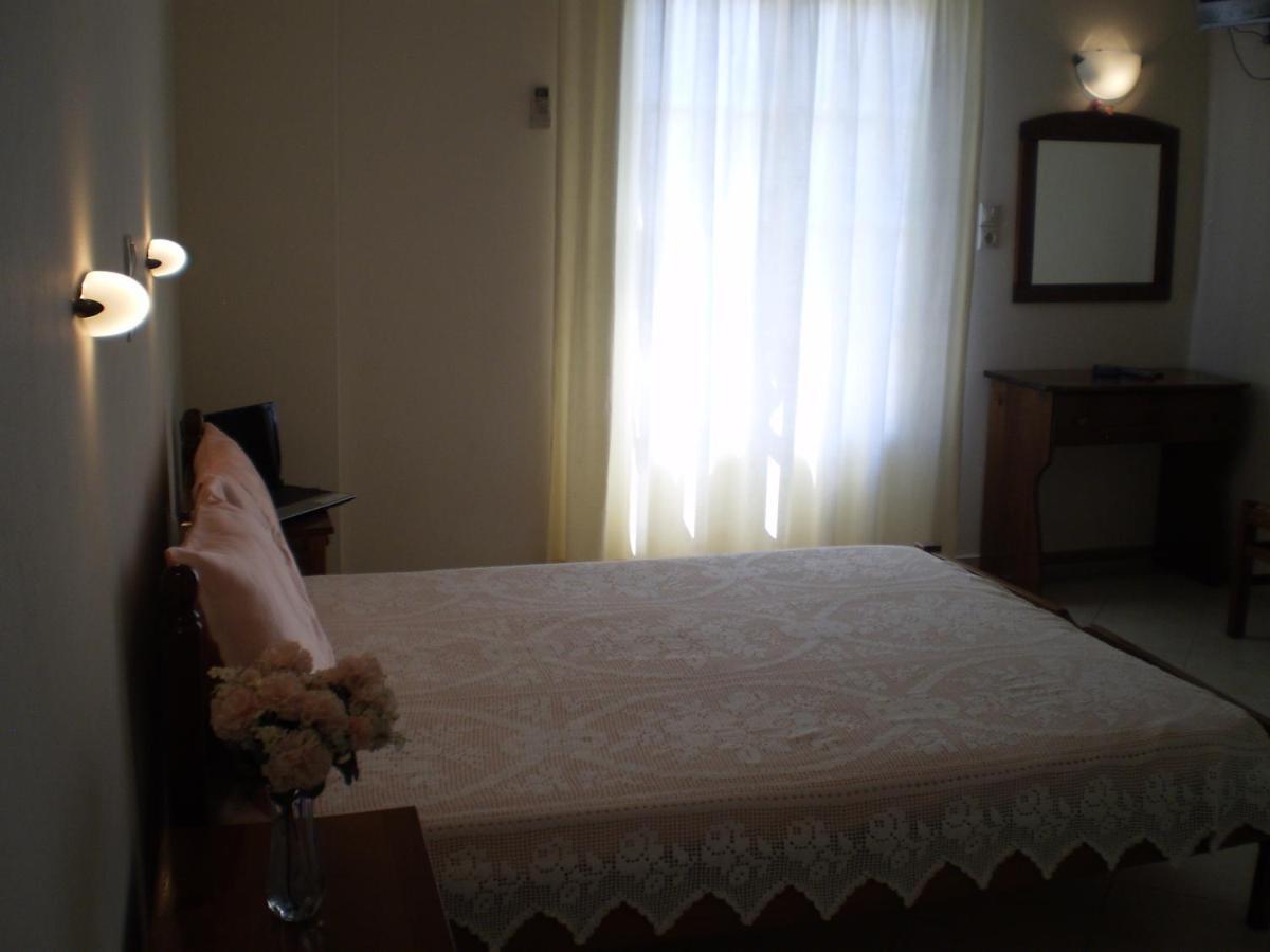 Barbara II Hotel Agia Marina  Bilik gambar